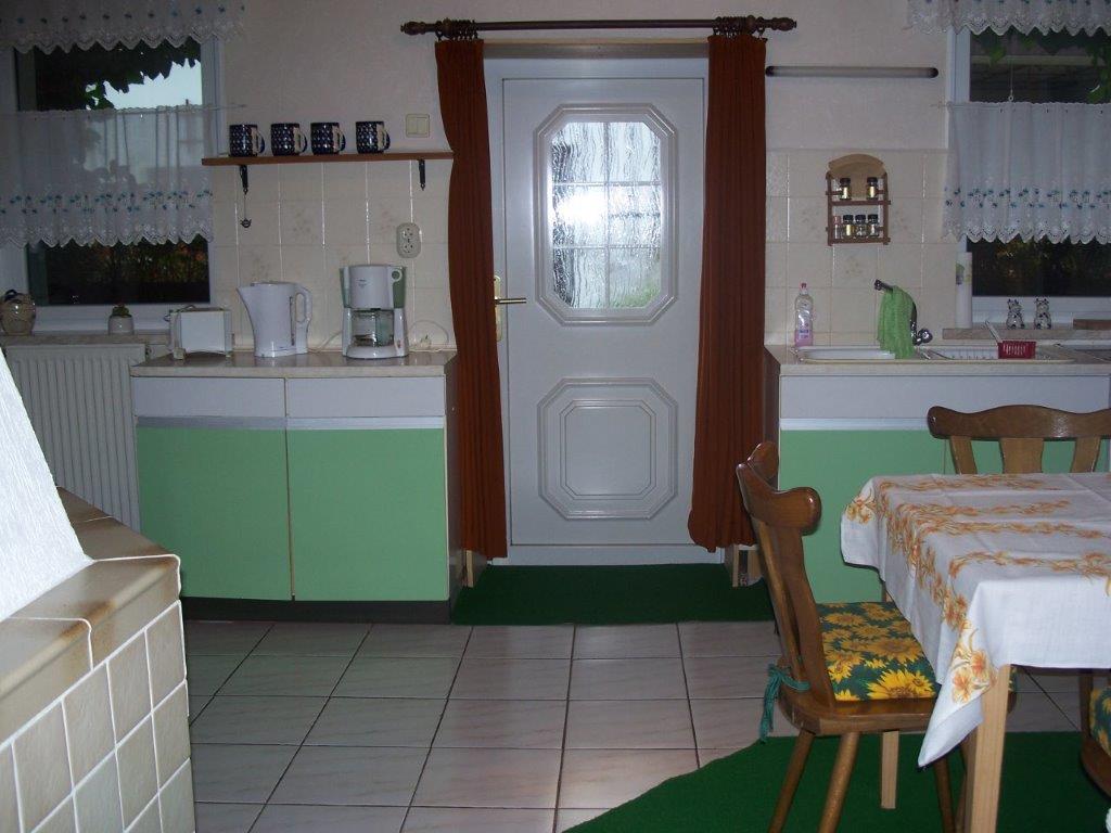 Eingang und Küche im Ferienhaus der Familie Siebert in Lohsa